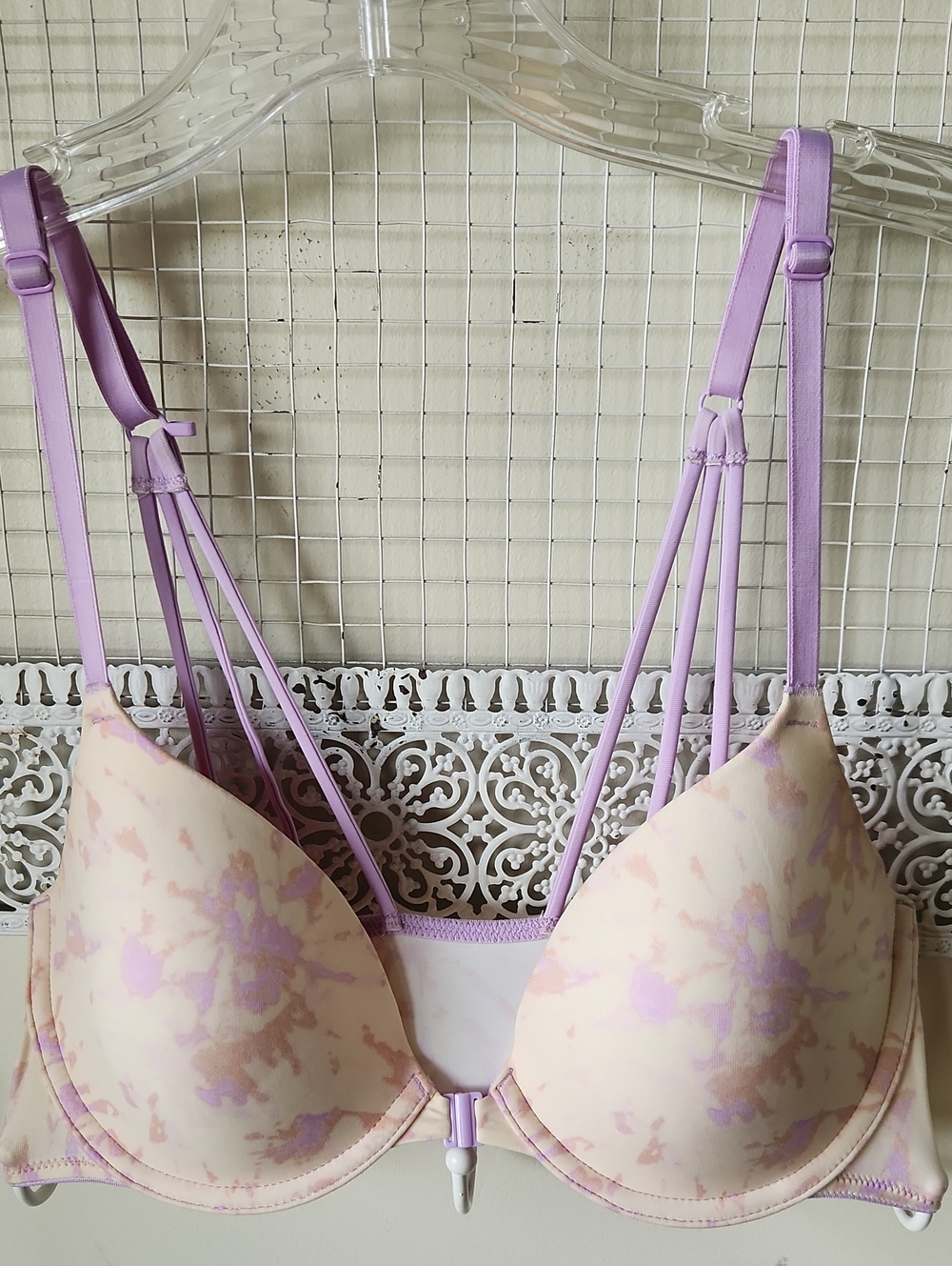 Victoria’s Secret PINK WEAR EVERYWHERE Lightly Lined T-shirt Bra 32C Tiedye